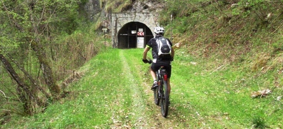 Dopo quasi due anni riapre la galleria ciclopedonale di Terres per raggiungere il lago di Tovel